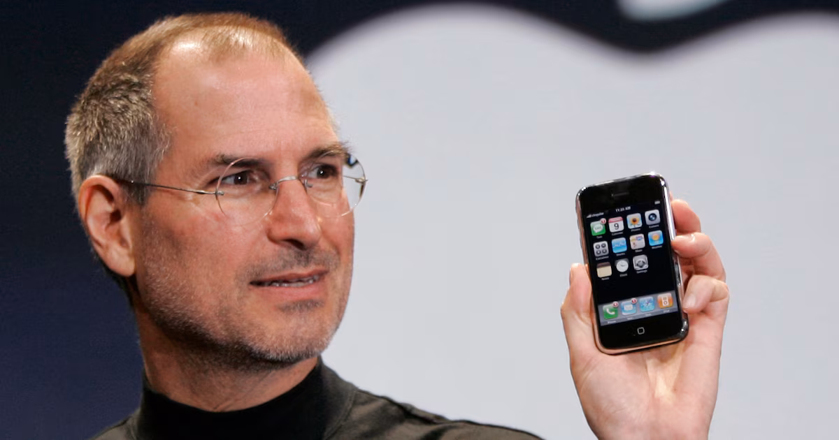 Hijo de Steve Jobs dirige parte de su inversión a compañías contra el cáncer, inspirado por la experiencia familiar