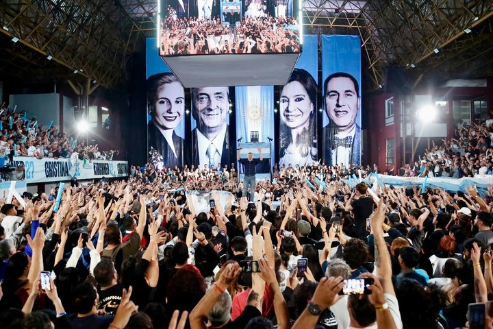 Máximo Kirchner pidió la libertad de Cristina y llamó a la unidad peronista en Lanús