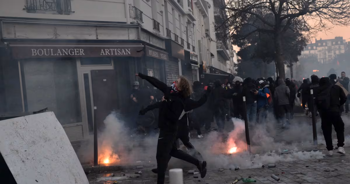 Francia vivió un tercer sábado de protestas por costo de vida e desigualdad, con choques y medidas de seguridad reforzadas