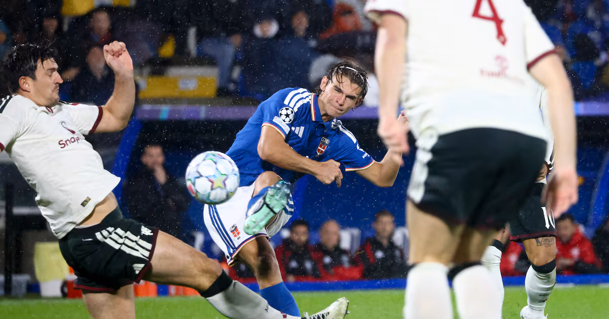 Nicolás Paz lidera la goleada del Como ante el Manchester United con un doblete en la Champions