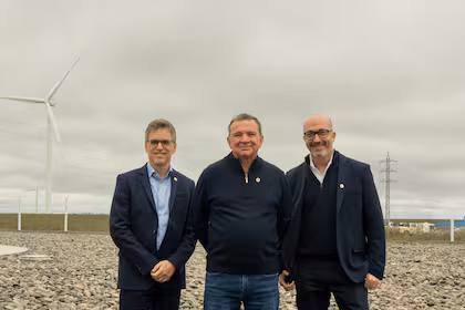 Aluar inaugura la Etapa V de su parque eólico en Chubut, consolidando el mayor complejo renovable del país