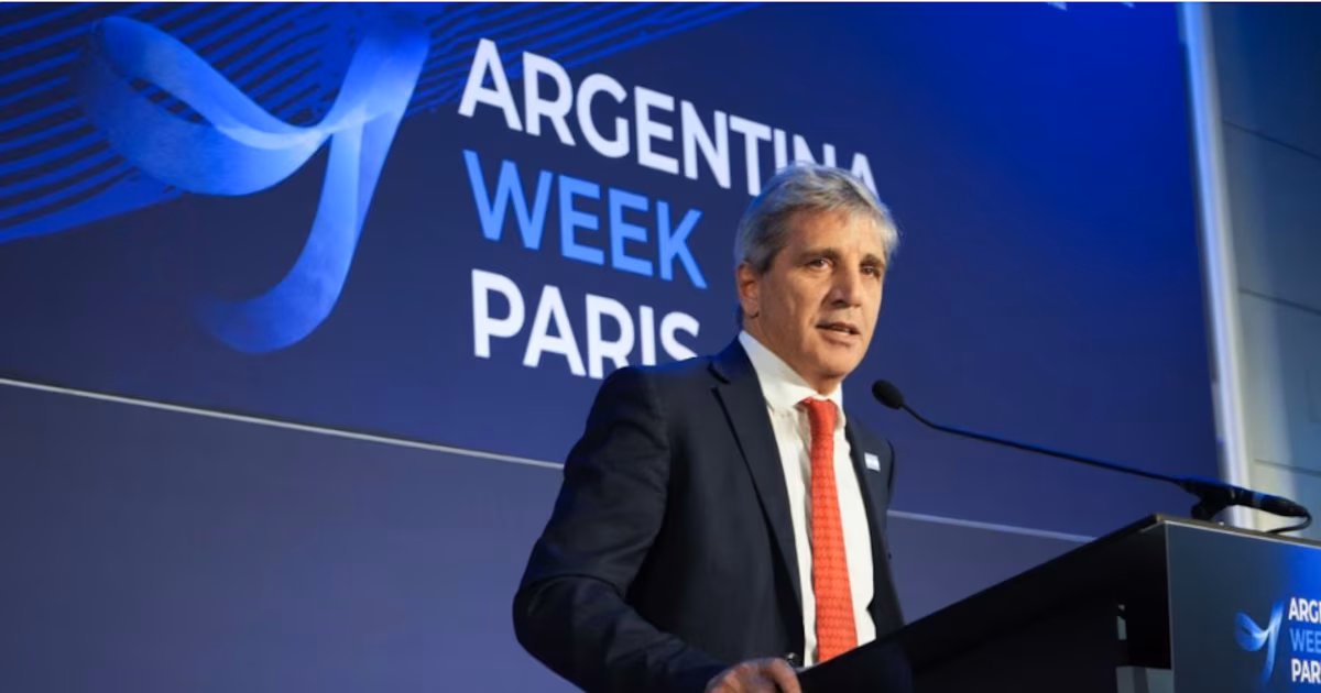 FMI aprueba tercera revisión pese a leve desvío de junio; economistas dudan de alcanzar la meta de 2026